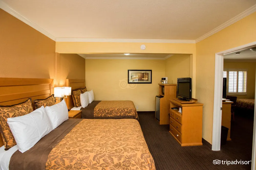 Motel Anaheim Islander Inn And Suites Near Park And Convention Center