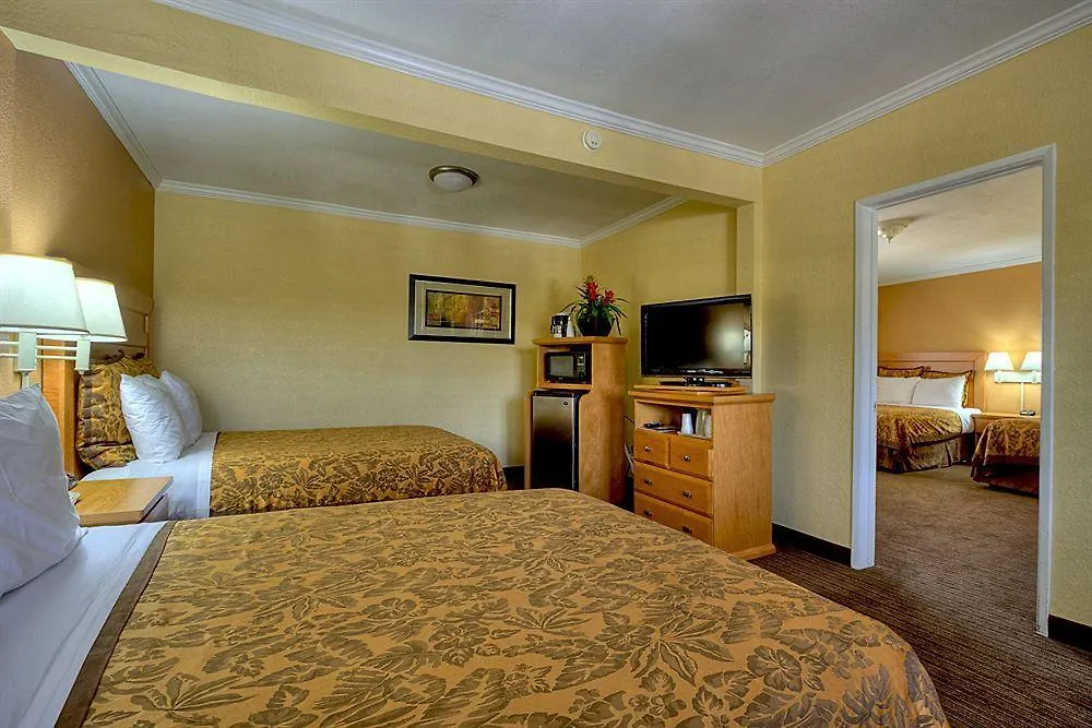 Anaheim Islander Inn And Suites Near Park And Convention Center Motel