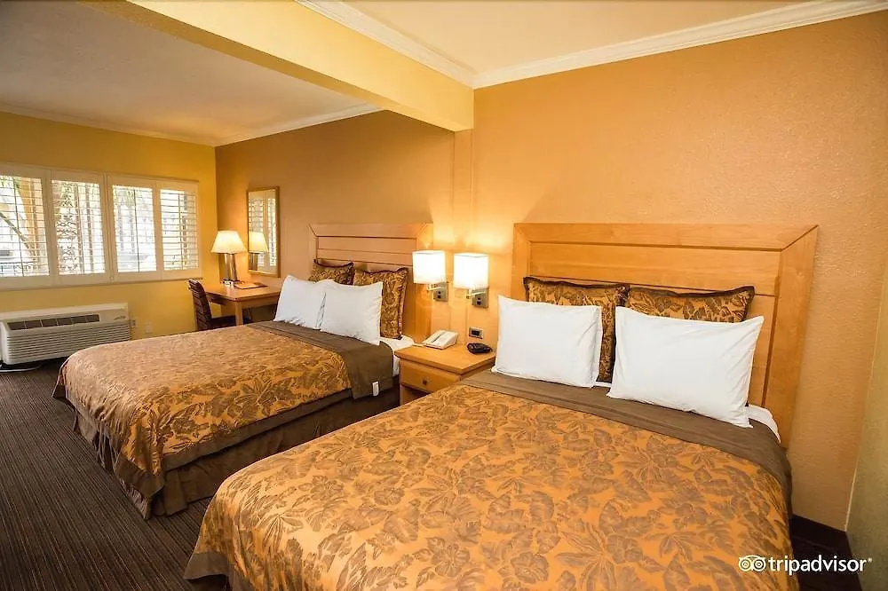 Anaheim Islander Inn And Suites Near Park And Convention Center 2*,
