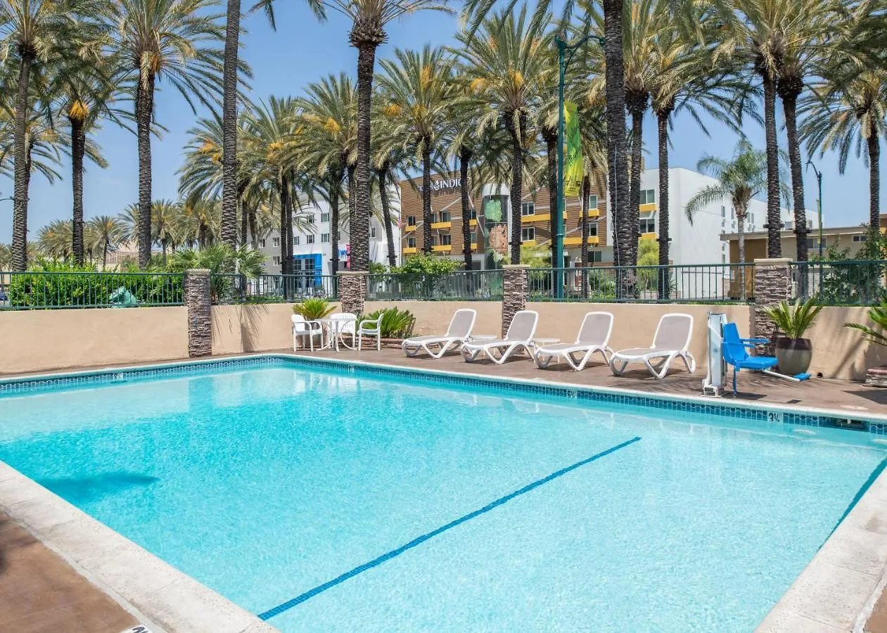 Motel Anaheim Islander Inn And Suites Near Park And Convention Center