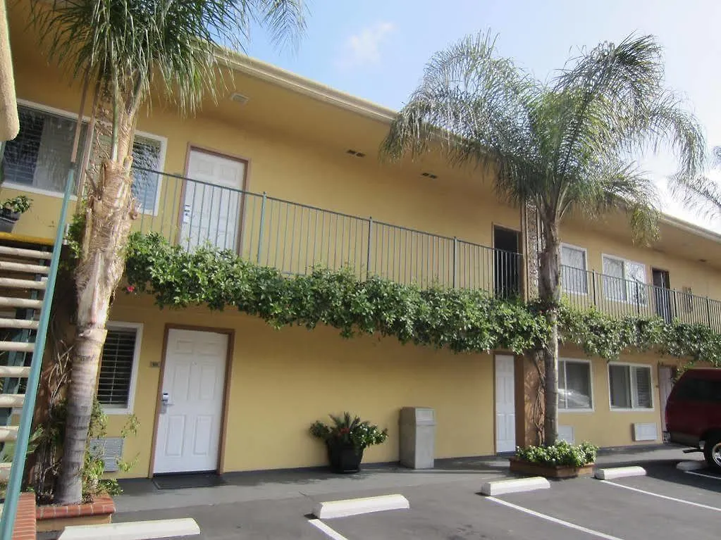 Motel Anaheim Islander Inn And Suites Near Park And Convention Center