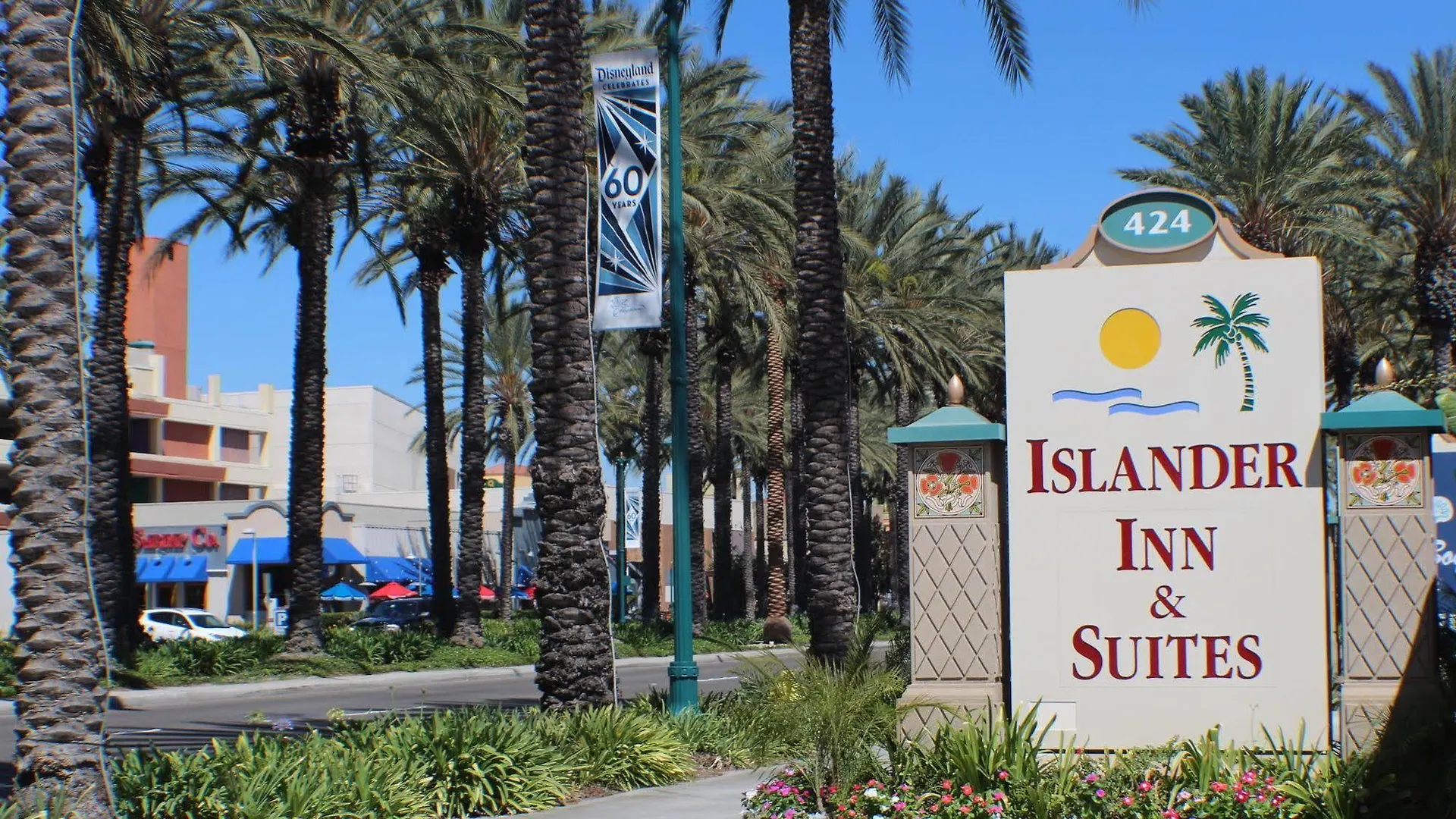 Anaheim Islander Inn And Suites Near Park And Convention Center